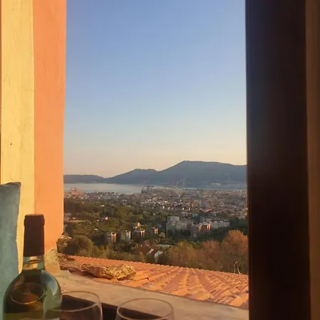 Camera Sul Golfo Специя